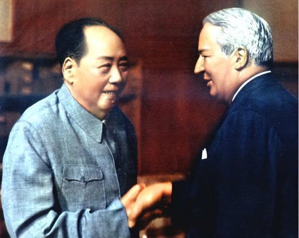 新闻发布会流程 1982年中英谈香港回首，英方放话遏制，邓公：必要时提前另作安排