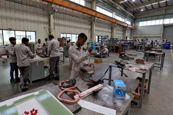国新办新闻发布会 外媒：莫迪连任印度总理后将出台系列窜改，与中国制造业一较险阻
